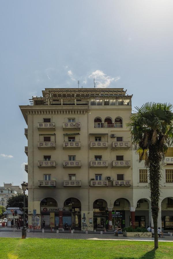 C.4 Red Rose #Colony_Central_Apartment Солун Екстериор снимка