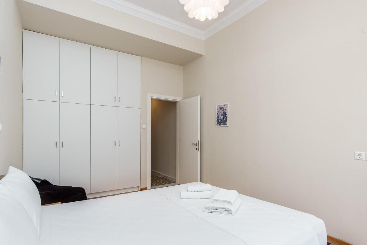 C.4 Red Rose #Colony_Central_Apartment Солун Екстериор снимка